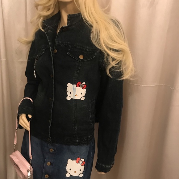 Adorable vintage y2k custom hello kitty jean jacket 🍒❤️ - Picture 7 of 13